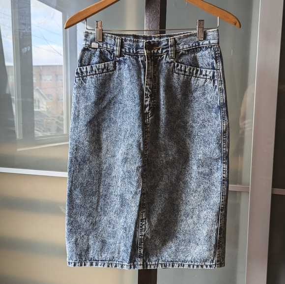 Vintage Dresses & Skirts - Vintage Acid Wash Denim Skirt in Blue and Gray